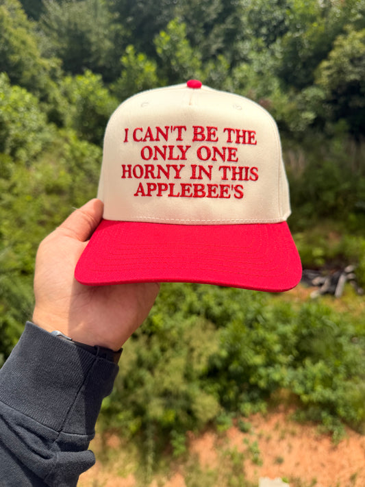 I can’t be the only one horny in thisApplebee’s