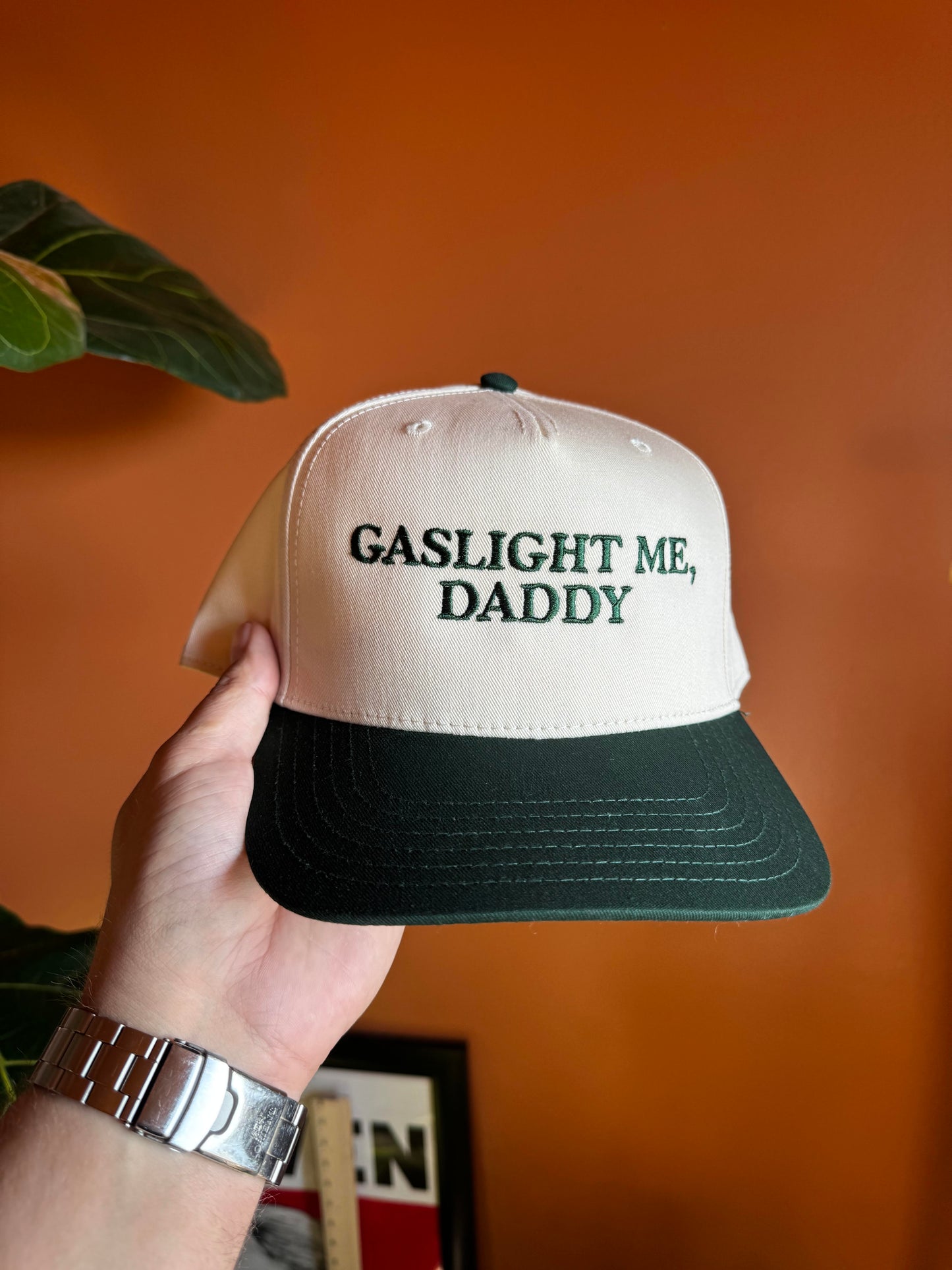 Gaslight me, Daddy